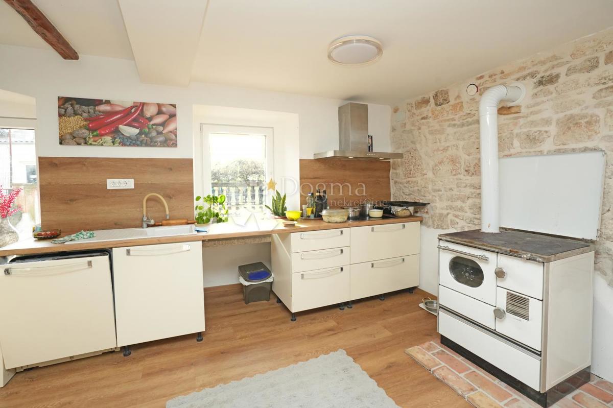 Hiša Režanci, Svetvinčenat, 230m2