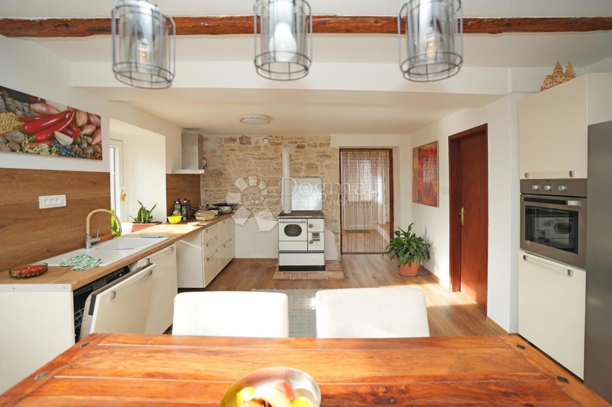 Hiša Režanci, Svetvinčenat, 230m2