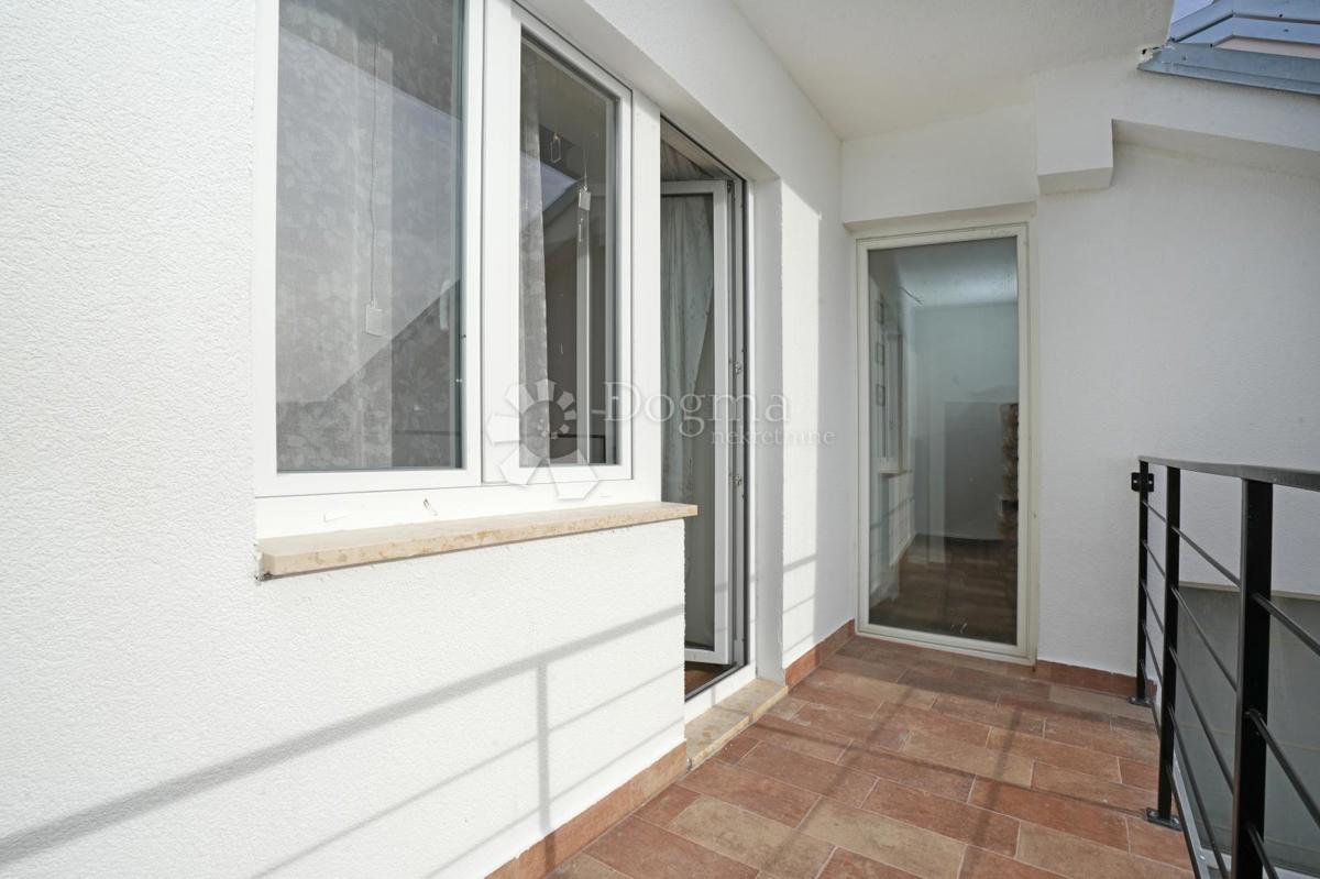 Hiša Režanci, Svetvinčenat, 230m2