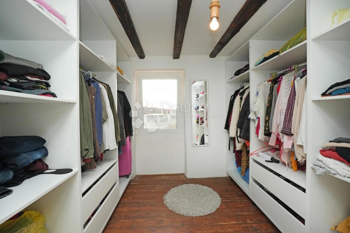 Hiša Režanci, Svetvinčenat, 230m2