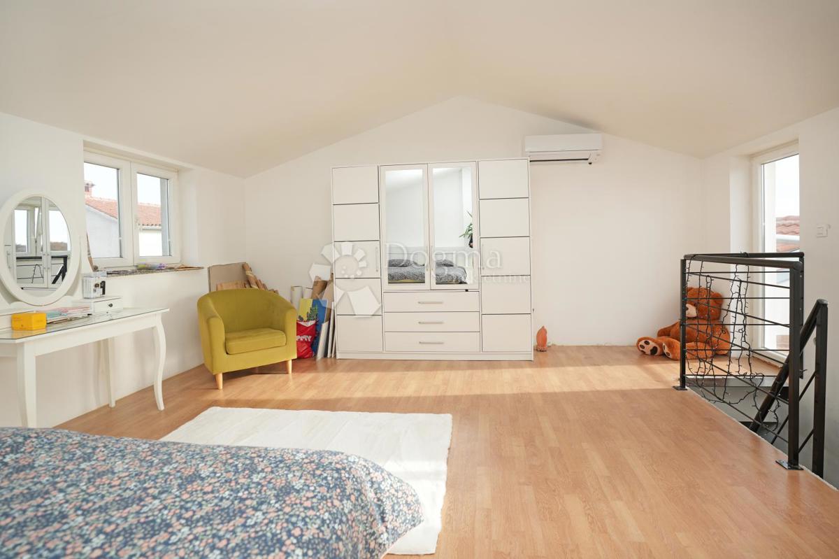 Hiša Režanci, Svetvinčenat, 230m2