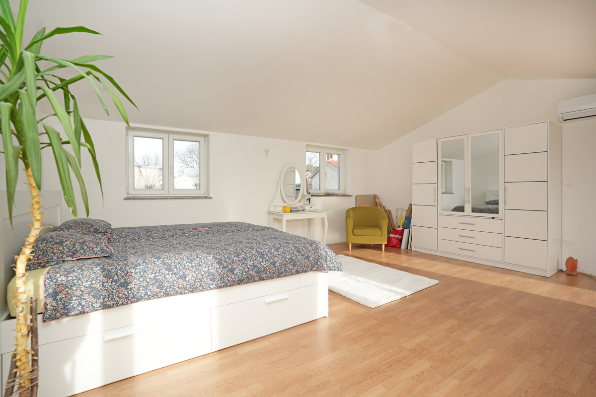 Hiša Režanci, Svetvinčenat, 230m2