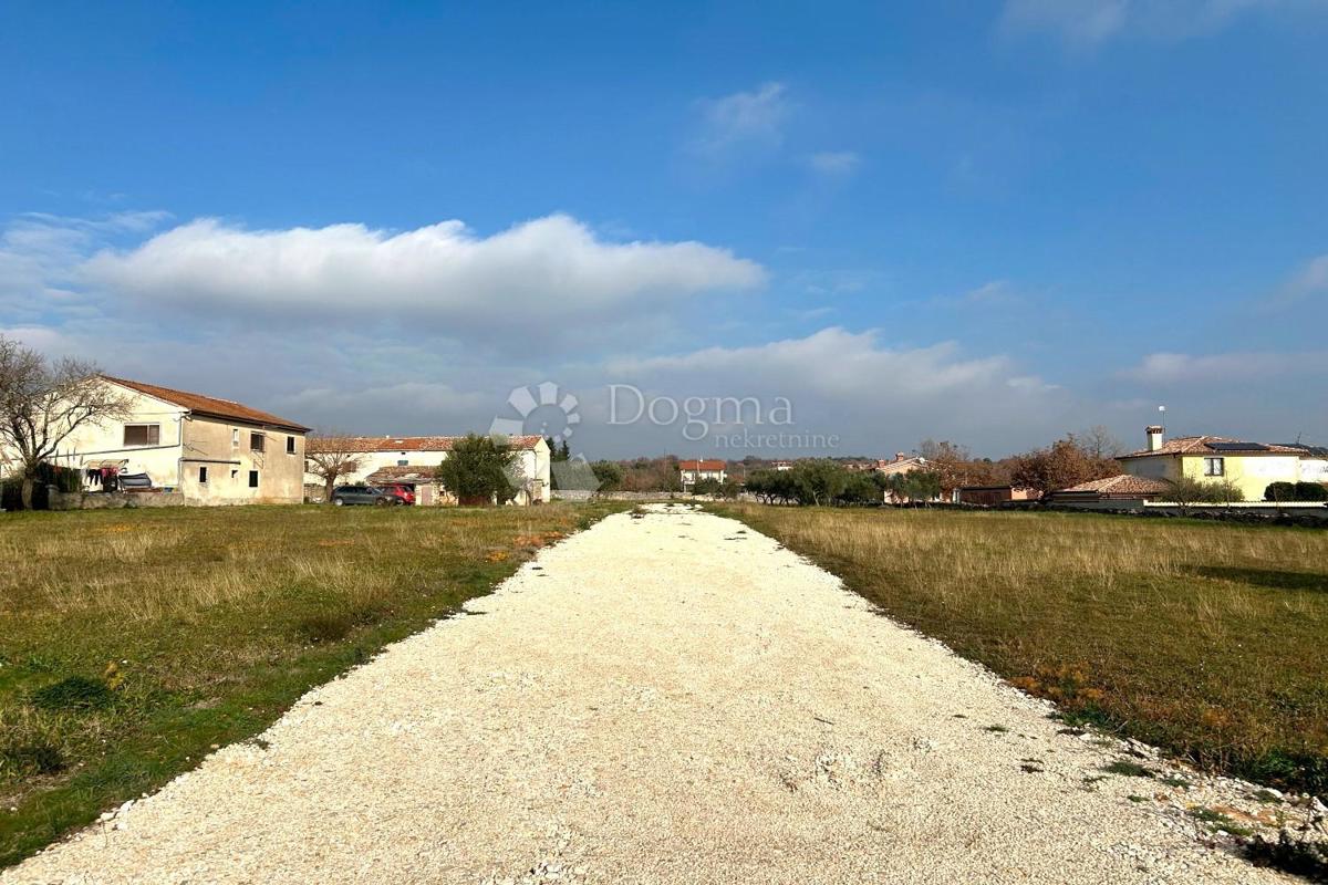 Zazidljivo zemljišče Vodnjan, 939m2