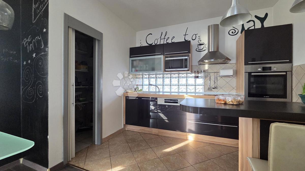 Hiša Rešetari, Kastav, 250m2