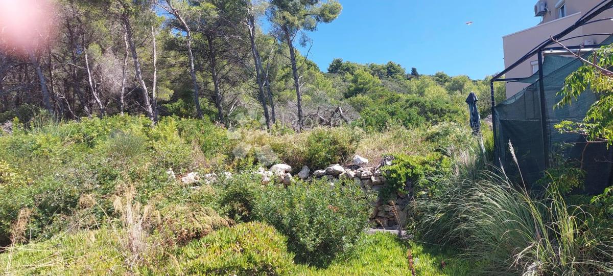 Zazidljivo zemljišče Brbinj, Sali, 1.110m2