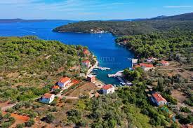 Zazidljivo zemljišče Brbinj, Sali, 1.110m2