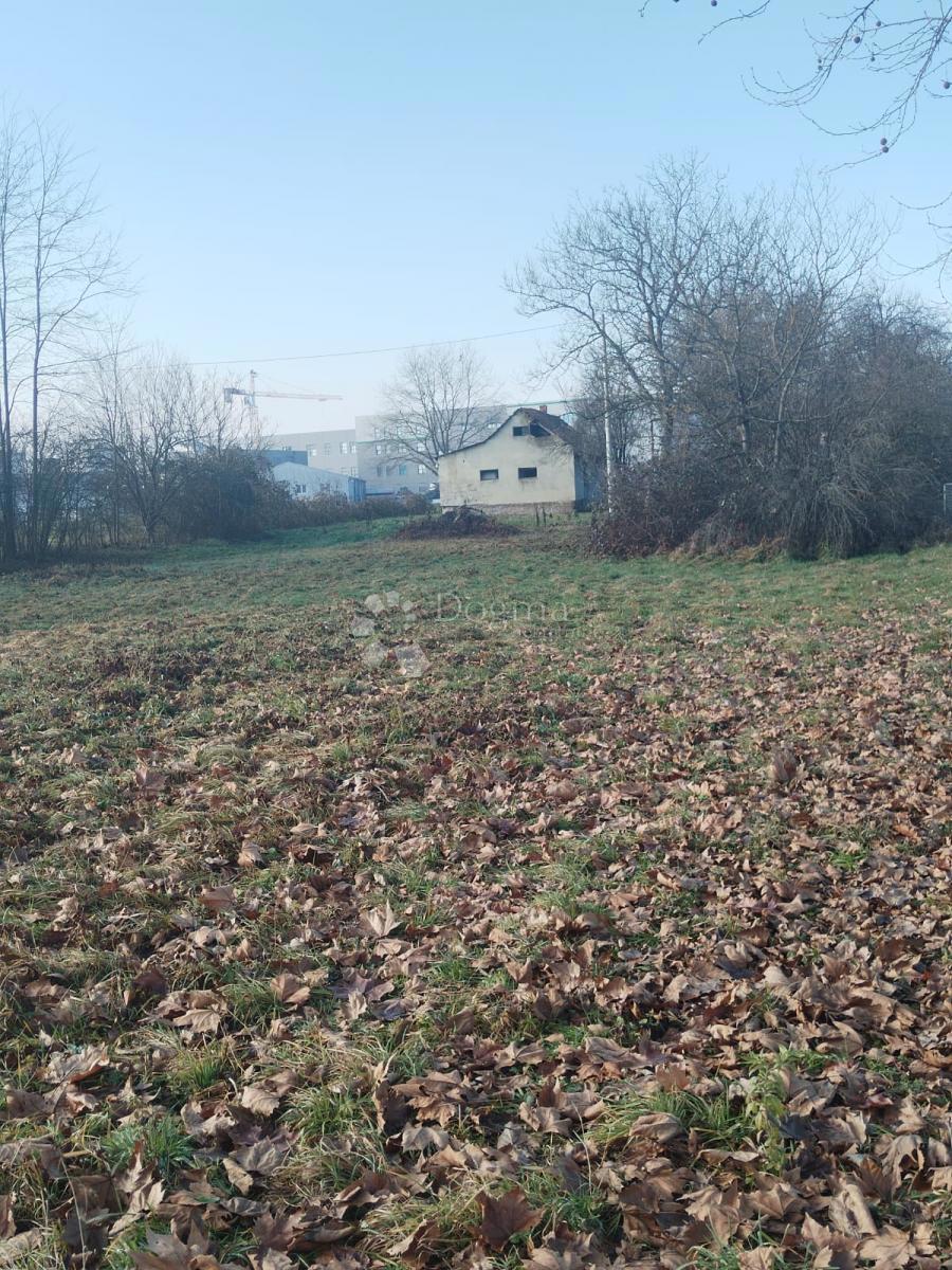 Zazidljivo zemljišče Gaza, Karlovac, 3.345m2