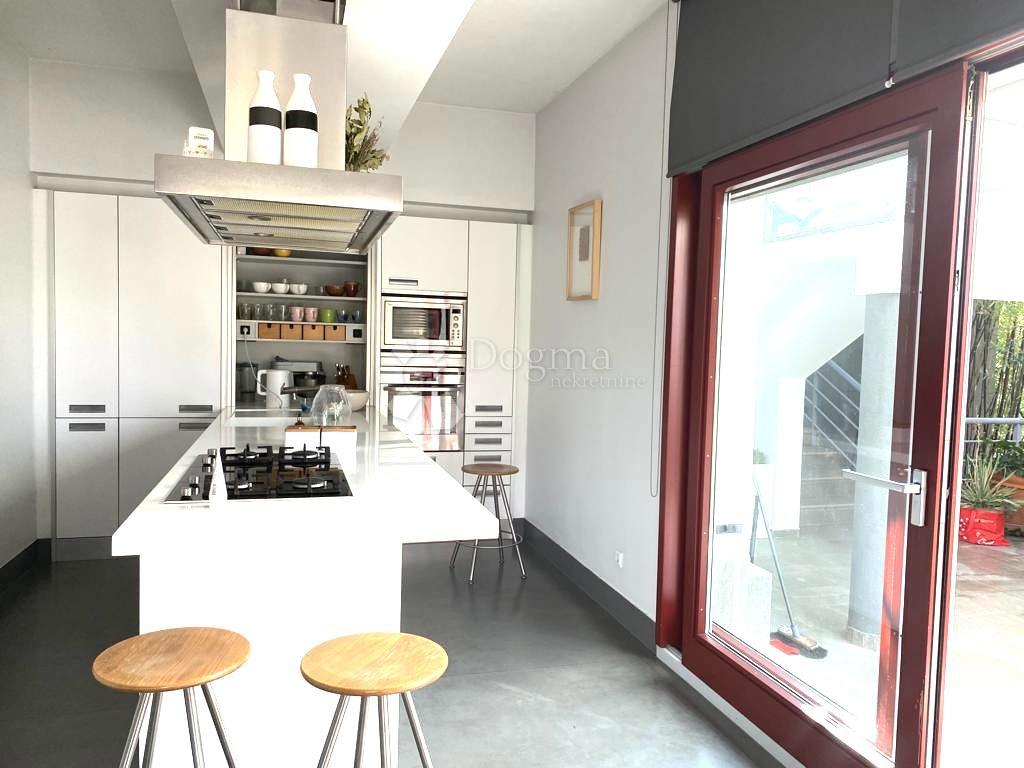 Hiša Pantovčak, Gornji Grad - Medveščak, 425m2