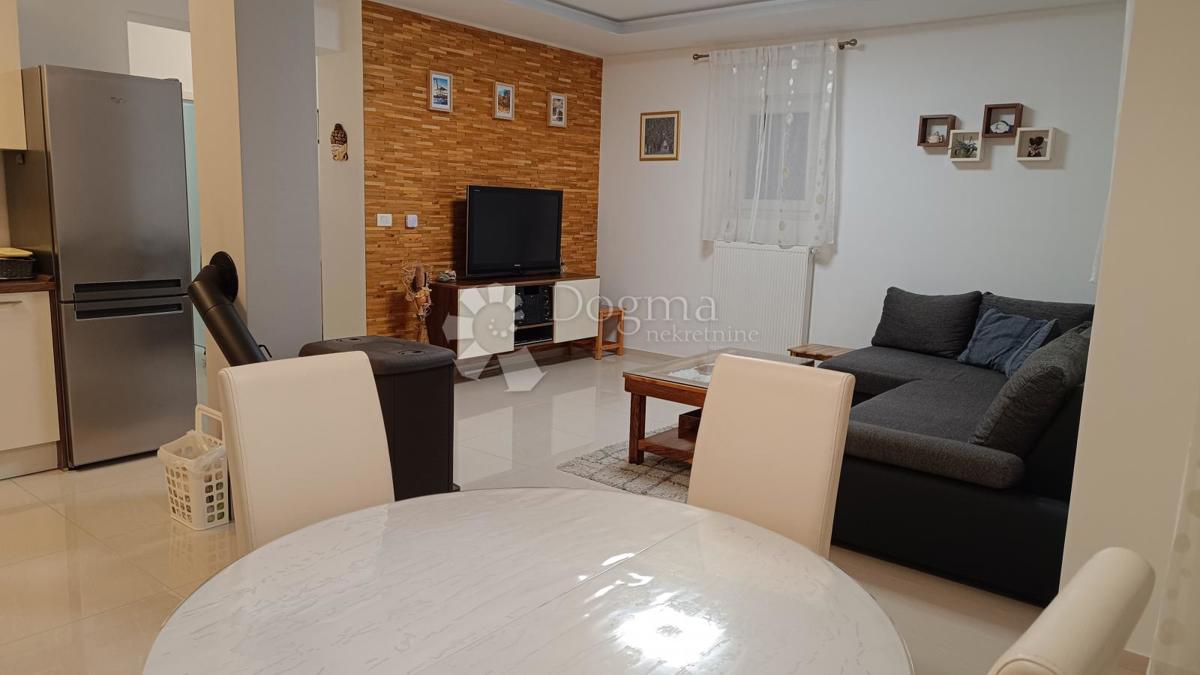 Stanovanje Čavle, 73m2