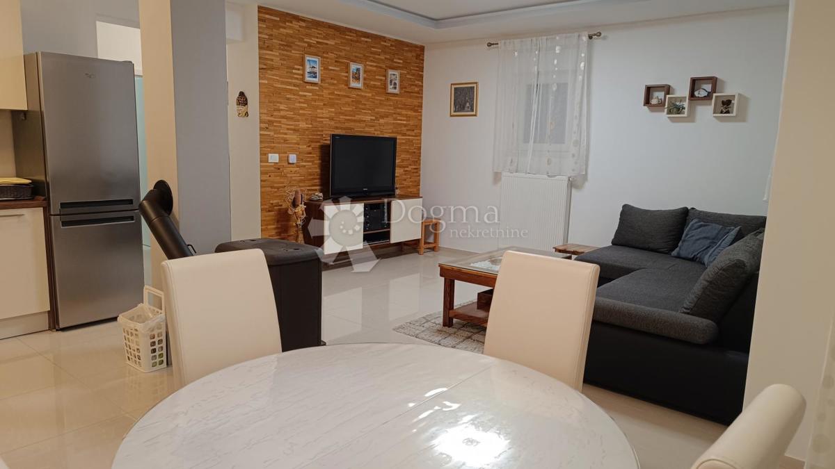 Stanovanje Čavle, 73m2