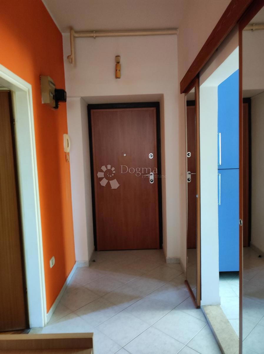 Stanovanje Monte Zaro, Pula, 82m2