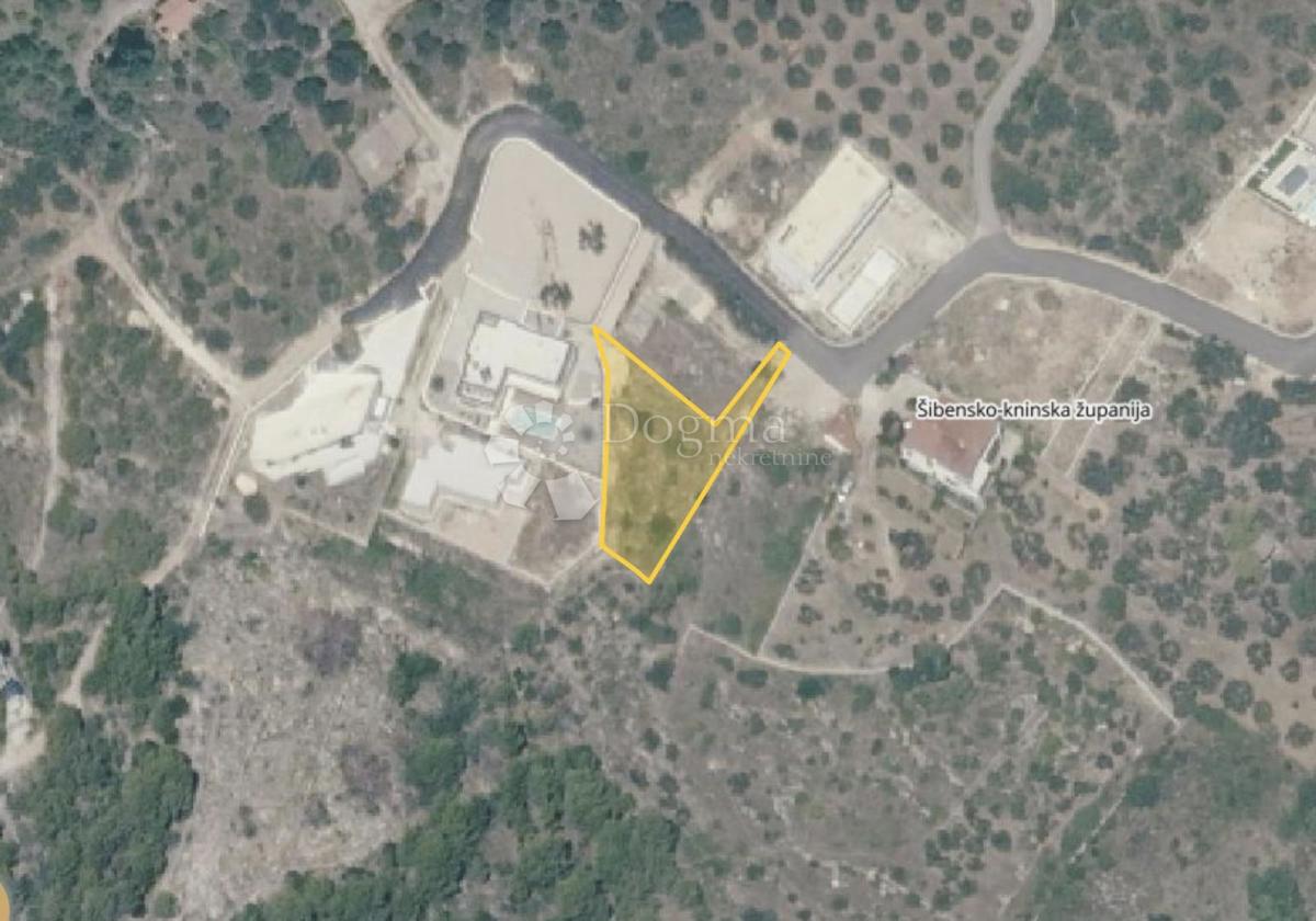 Zazidljivo zemljišče Vodice, 1.272m2