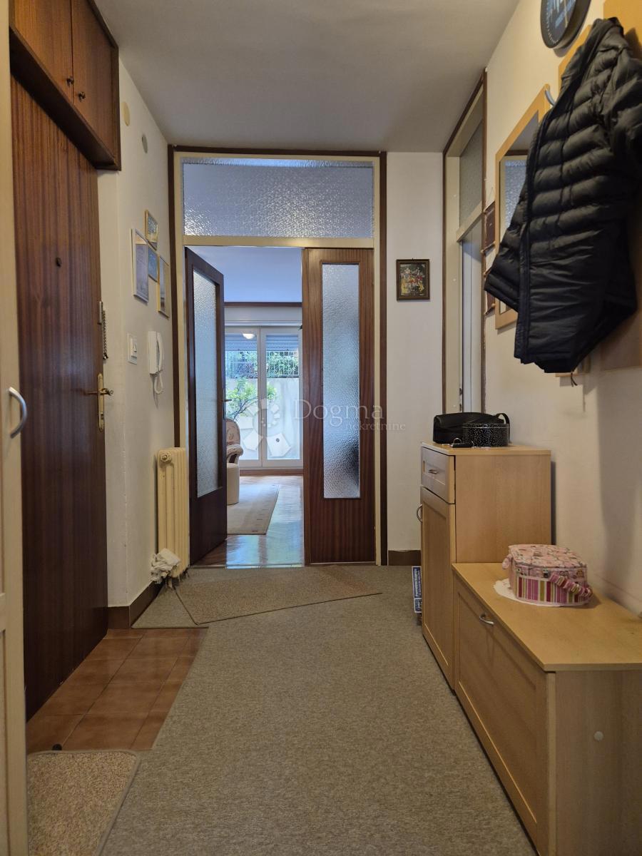 PROSTORNO IN UREJENO STANOVANJE S TERASO IN VRTOM – VISOKA