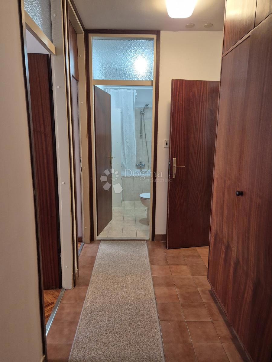 PROSTORNO IN UREJENO STANOVANJE S TERASO IN VRTOM – VISOKA