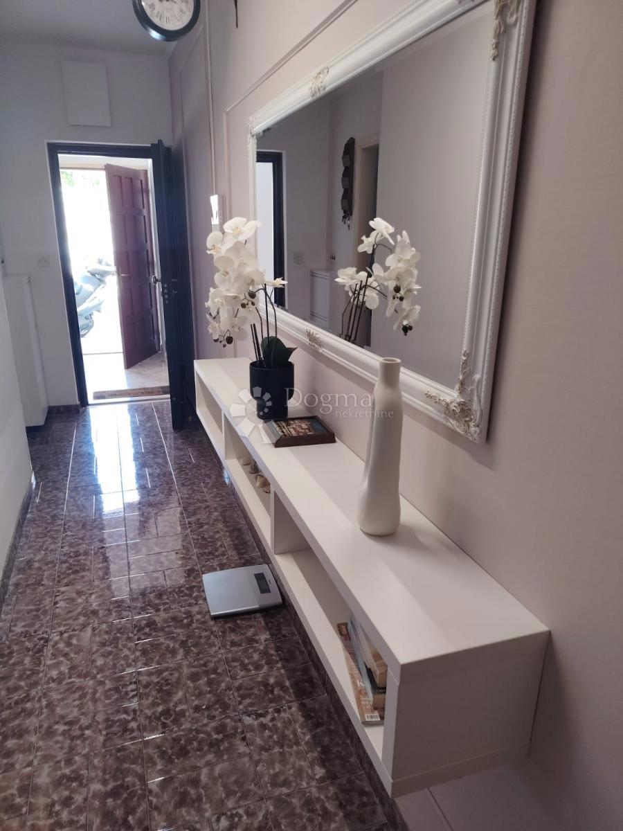 Stanovanje Podstrana, 54,63m2