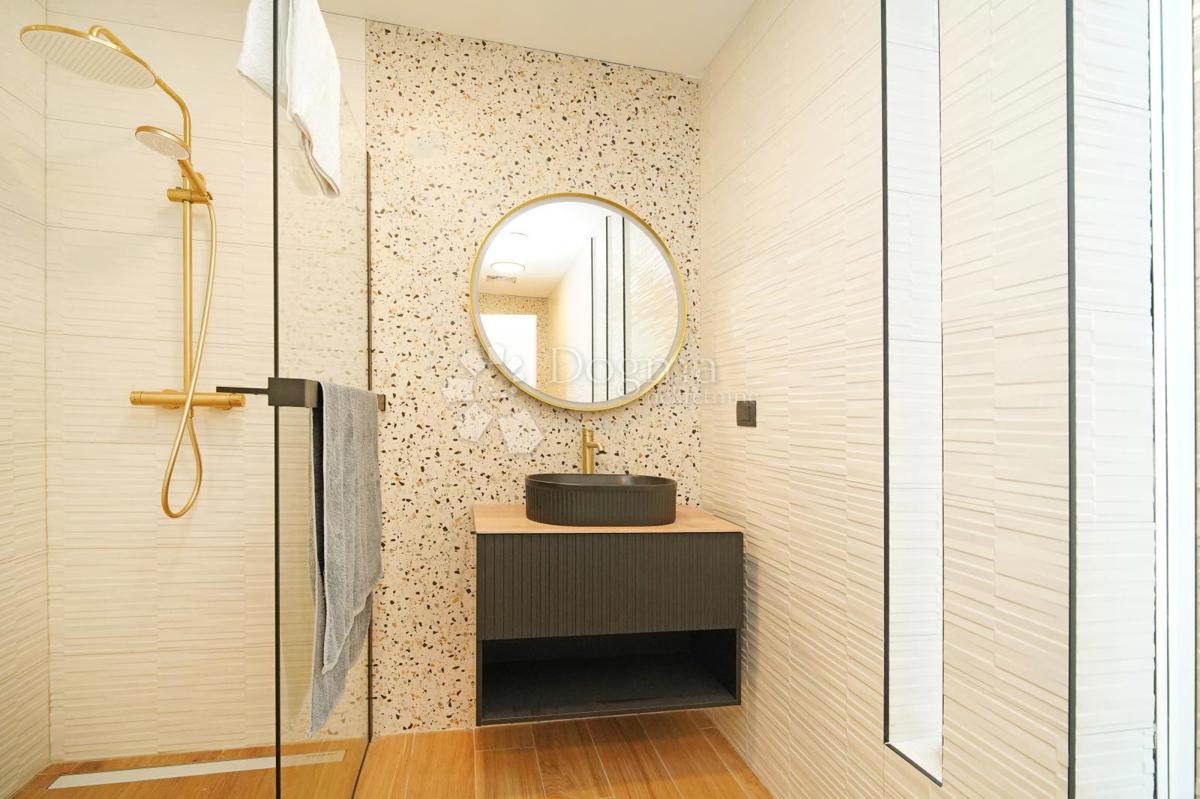 Hiša Rovinjsko Selo, Rovinj, 200m2