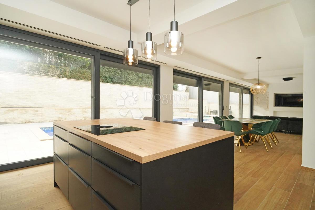 Hiša Rovinjsko Selo, Rovinj, 200m2