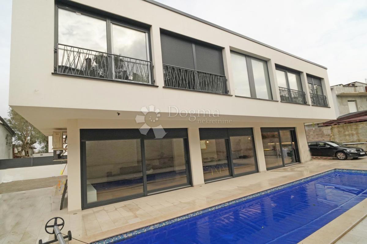 Hiša Rovinjsko Selo, Rovinj, 200m2