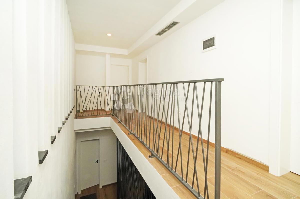 Hiša Rovinjsko Selo, Rovinj, 200m2