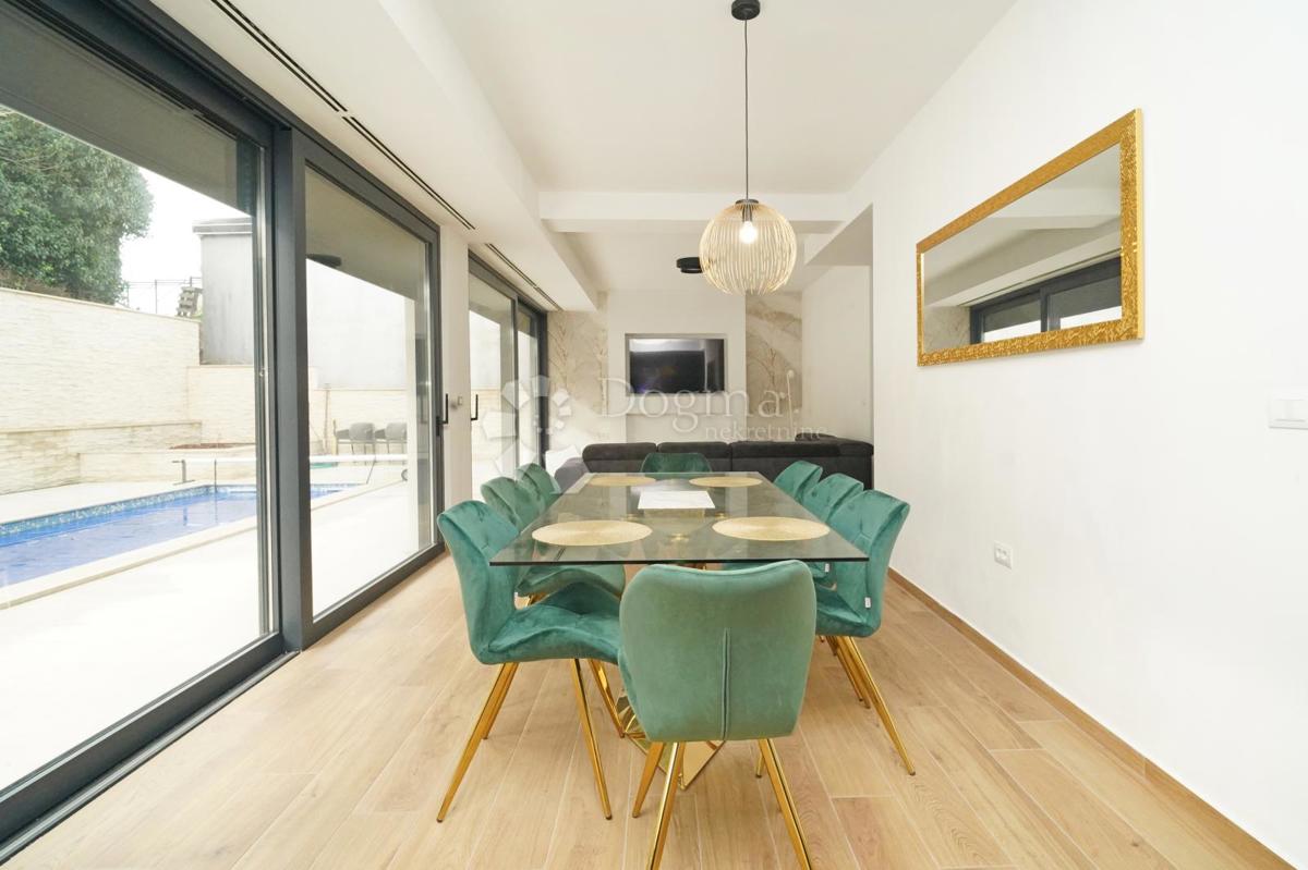 Hiša Rovinjsko Selo, Rovinj, 200m2