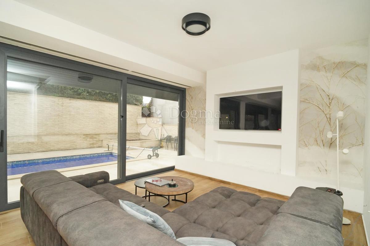 Hiša Rovinjsko Selo, Rovinj, 200m2