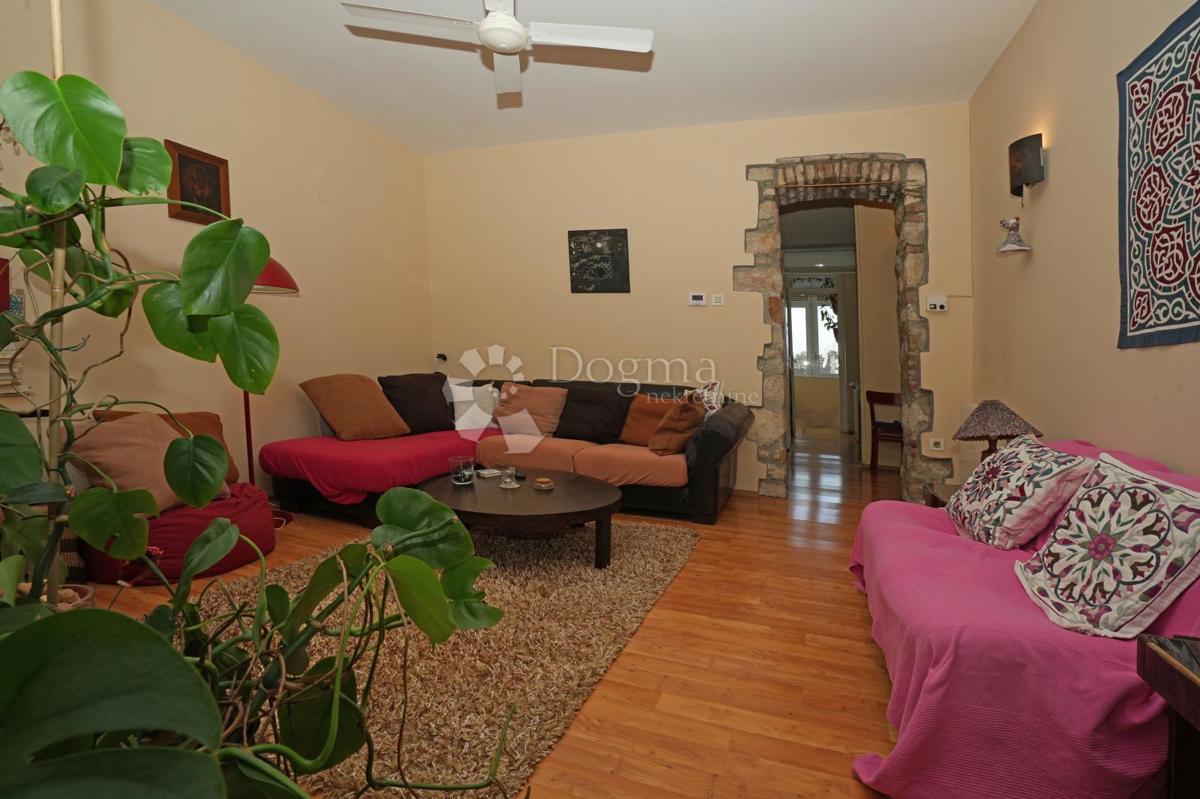 Fenomenalen apartma v centru Pule