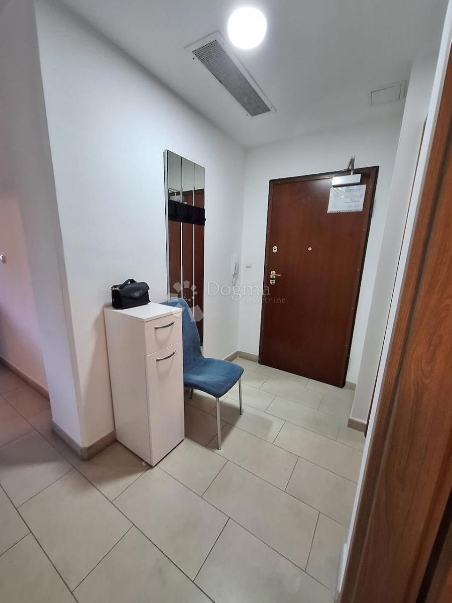 Stanovanje Podstrana, 80m2