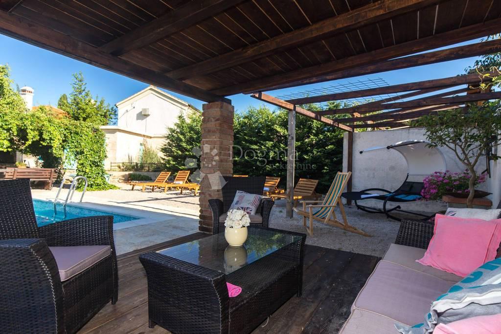 Hiša Rasopasno, Dobrinj, 168m2