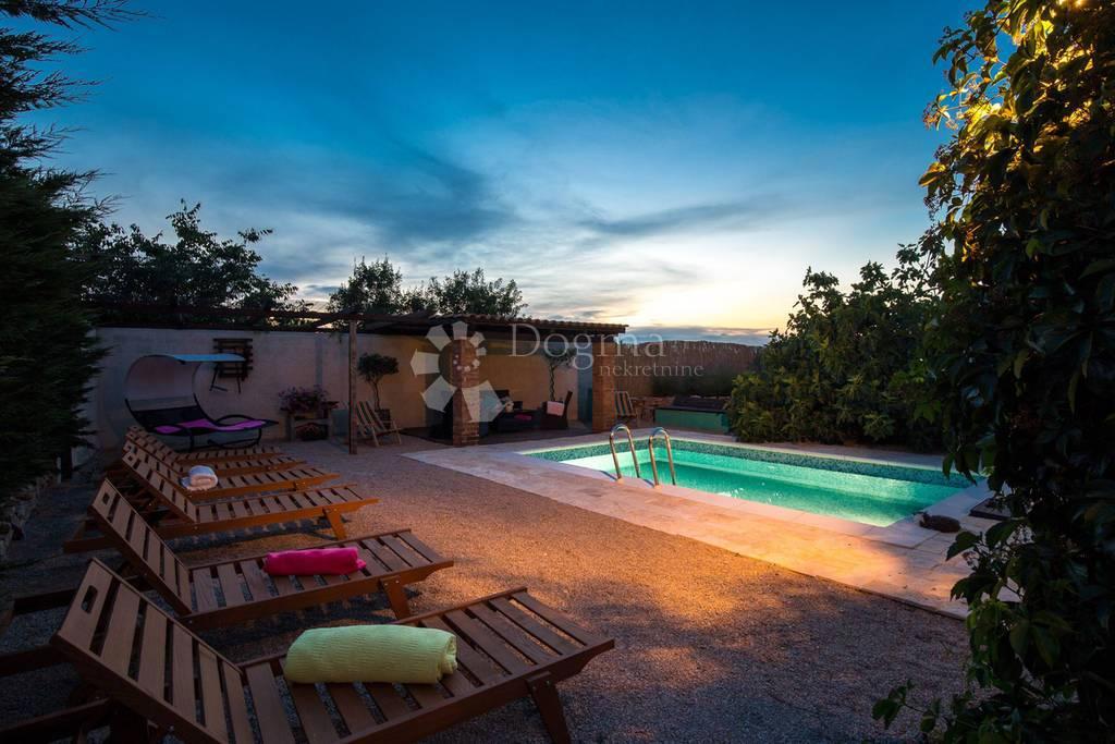 Hiša Rasopasno, Dobrinj, 168m2