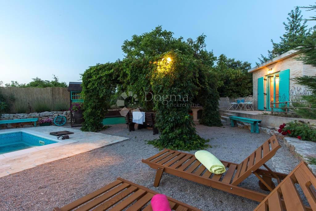 Hiša Rasopasno, Dobrinj, 168m2