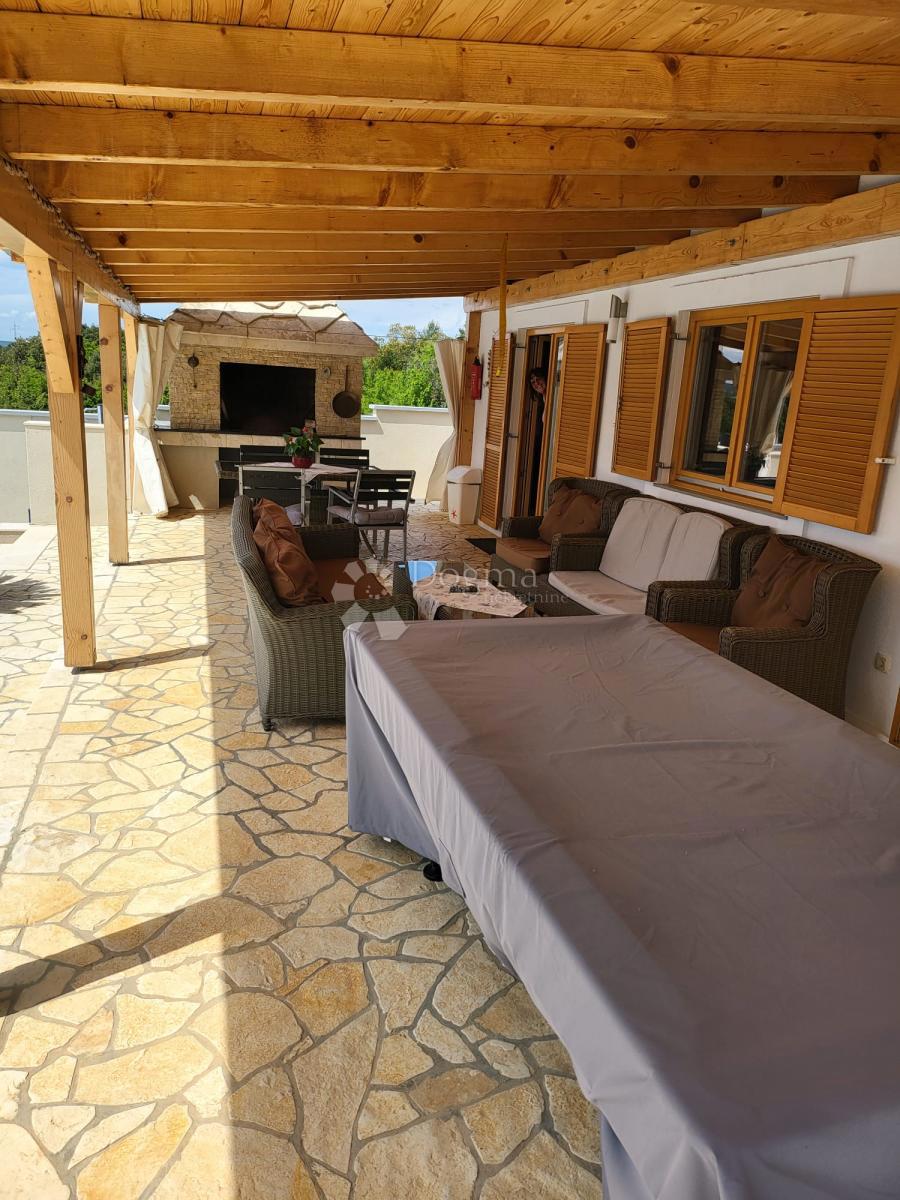 Hiša Donja Jagodnja, Polača, 280m2