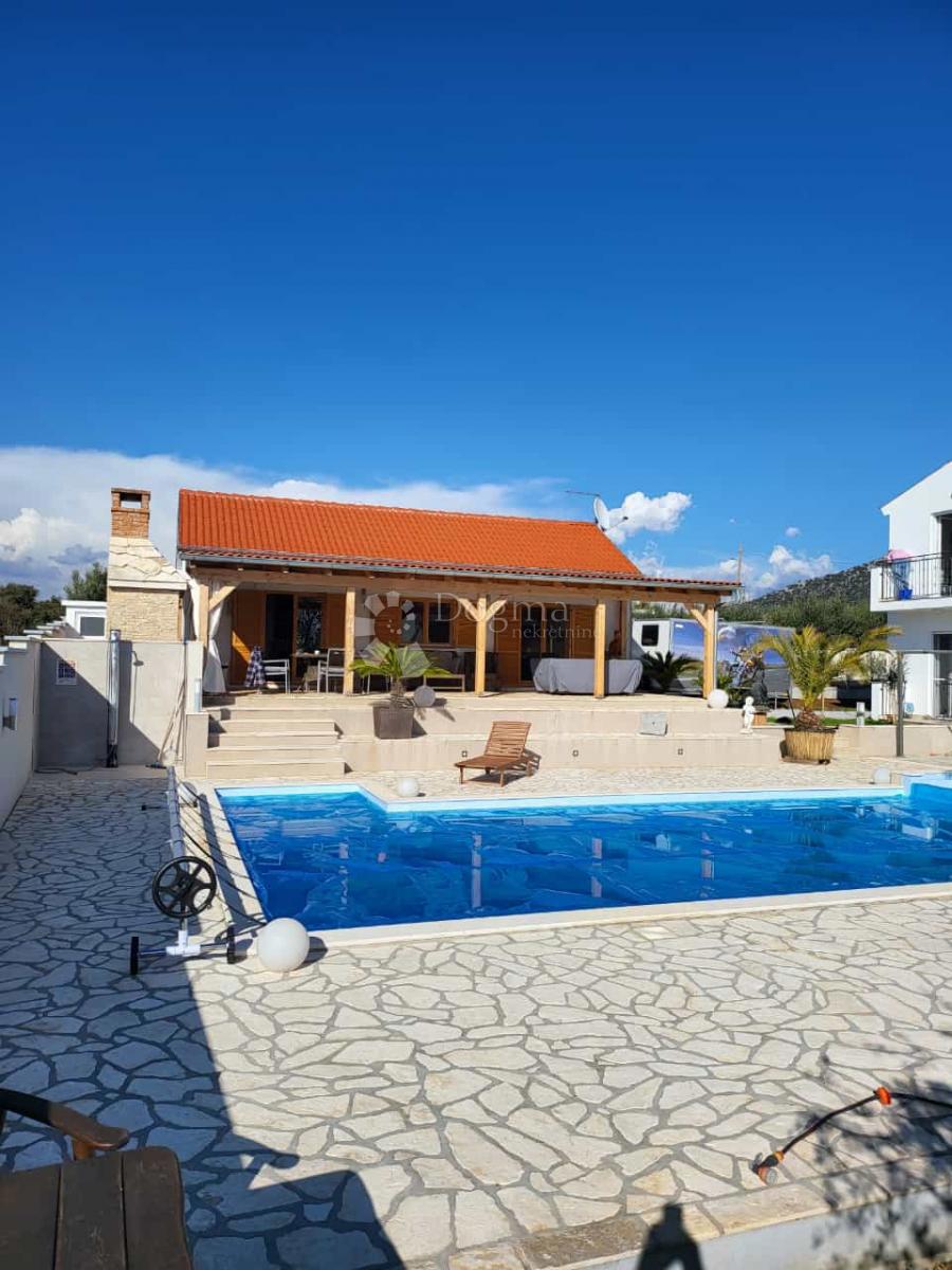 Hiša Donja Jagodnja, Polača, 280m2