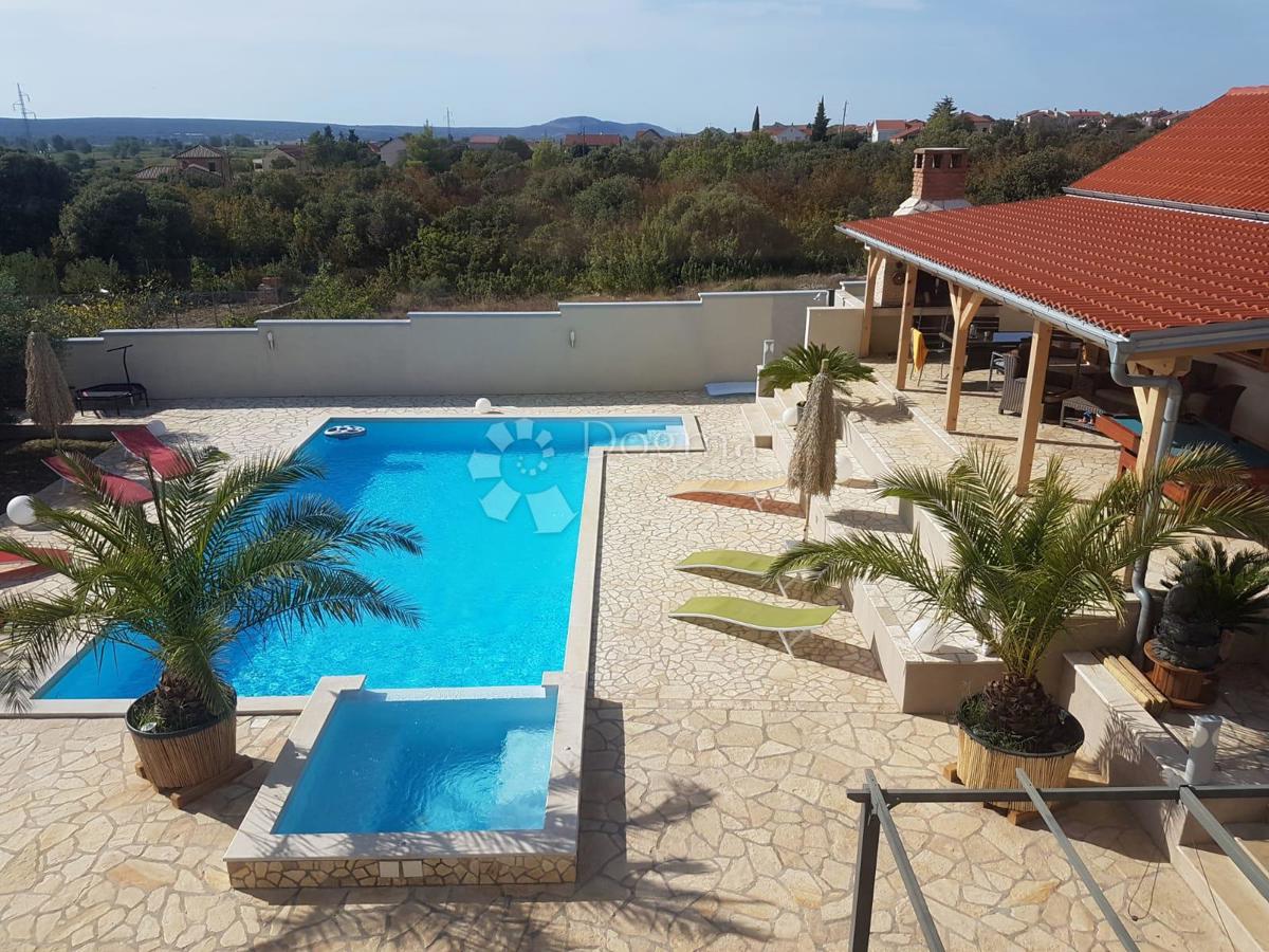 Hiša Donja Jagodnja, Polača, 280m2