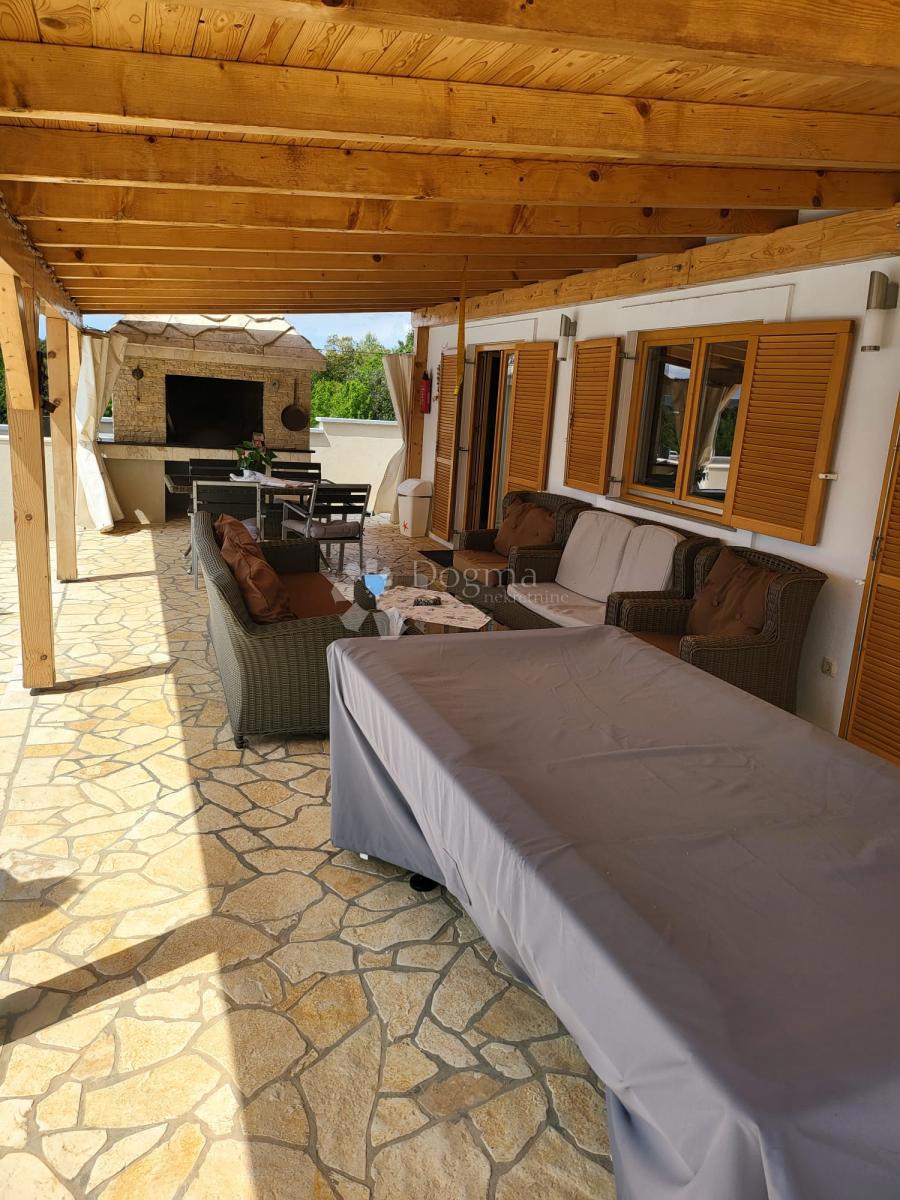 Hiša Donja Jagodnja, Polača, 280m2