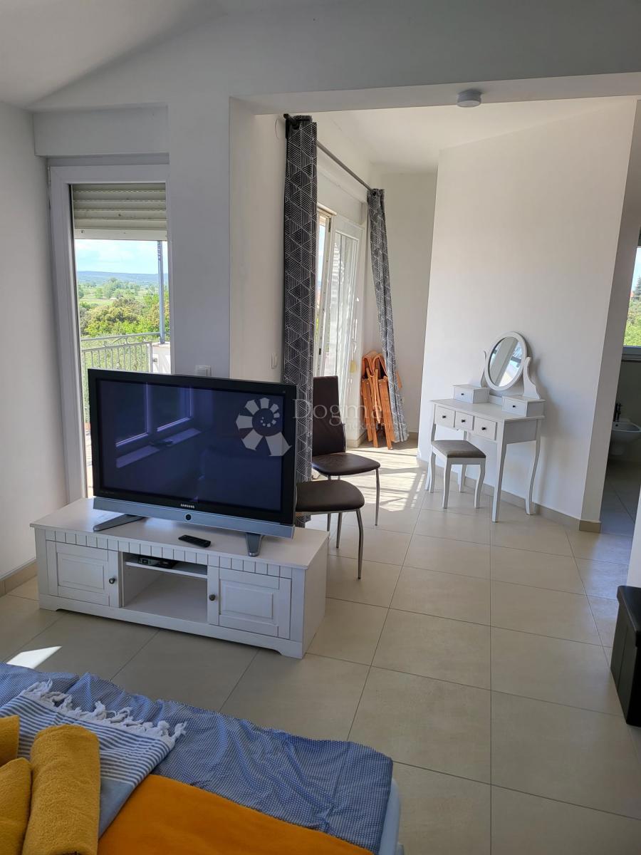 Hiša Donja Jagodnja, Polača, 280m2