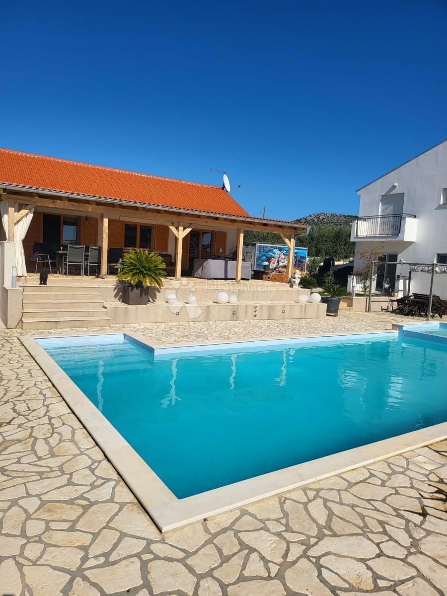 Hiša Donja Jagodnja, Polača, 280m2