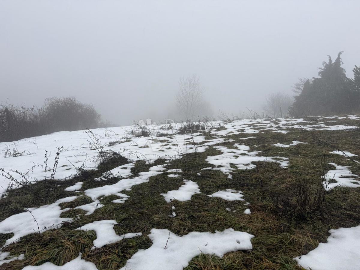 Zazidljivo zemljišče Varaždin Breg, Gornji Kneginec, 5.215m2