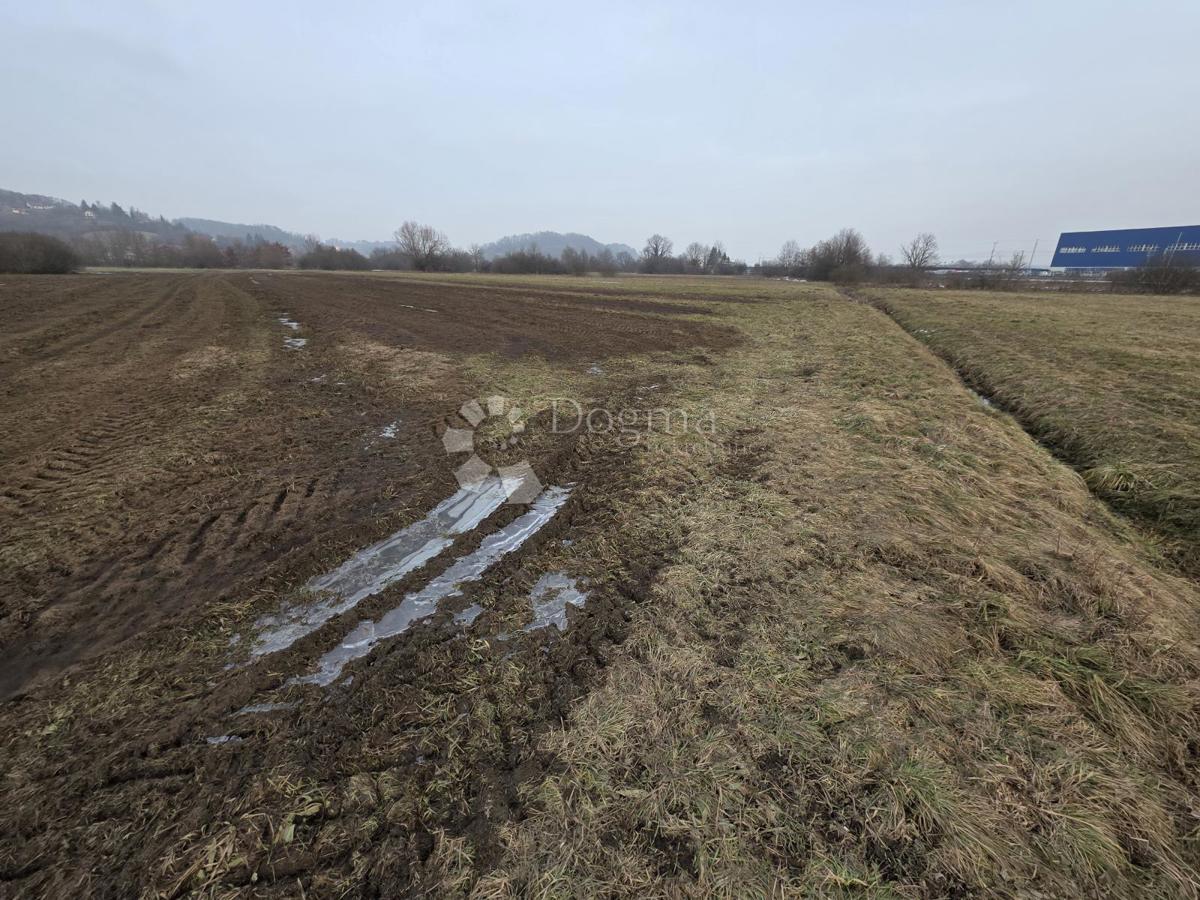 Zazidljivo zemljišče Luka, 3.140m2