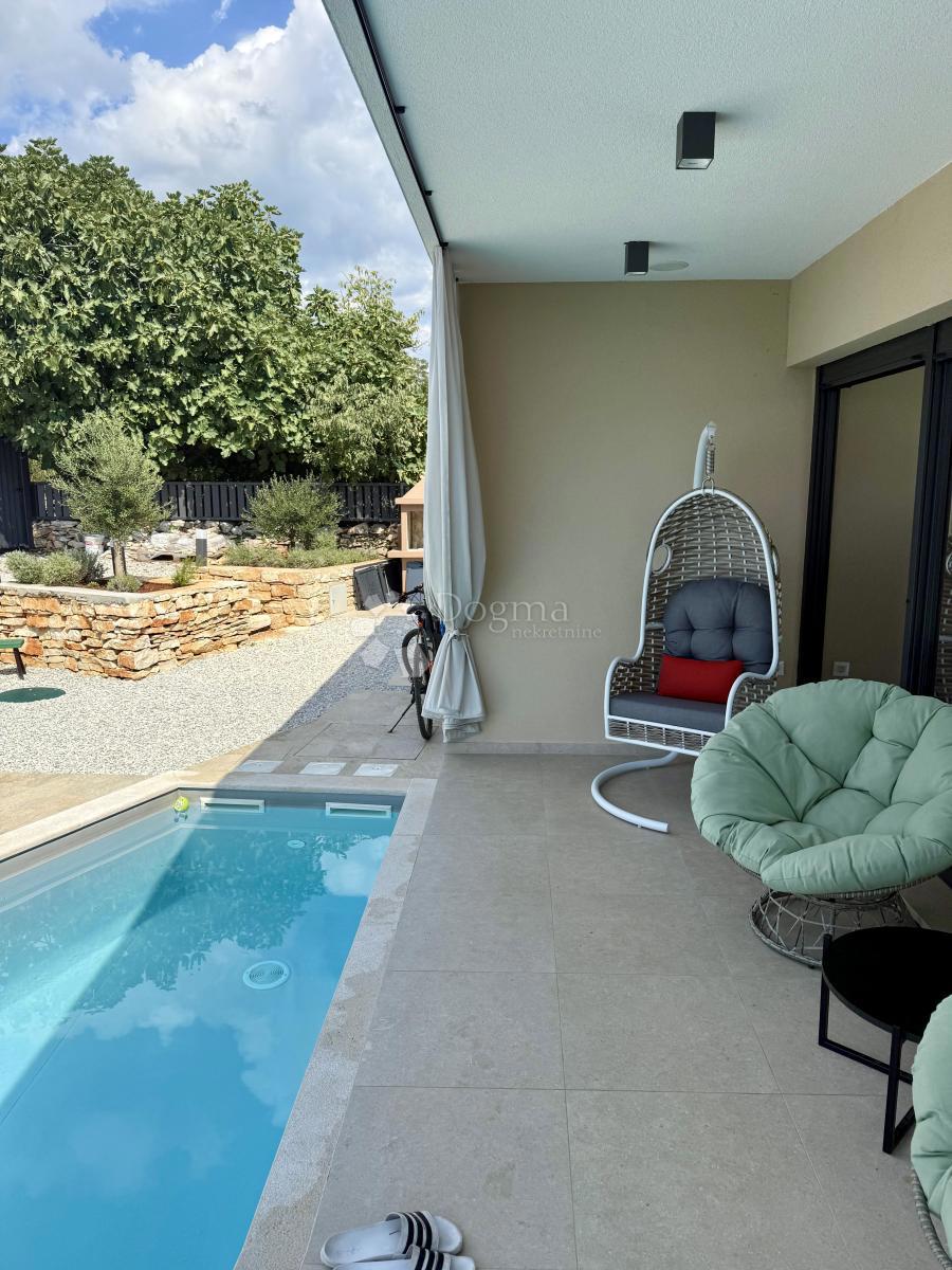 Hiša Kringa, Tinjan, 120m2