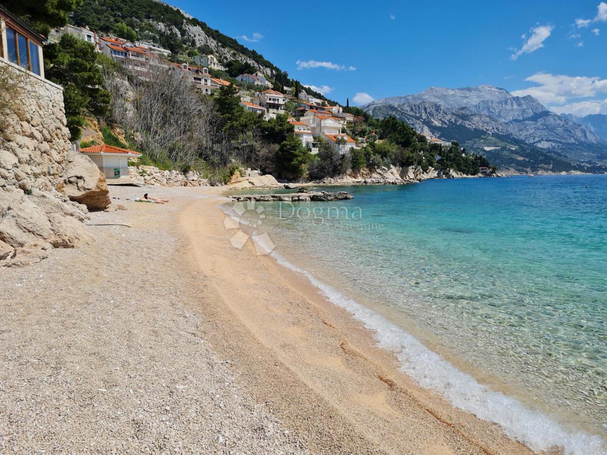 Zazidljivo zemljišče Pisak, Omiš, 1.115m2