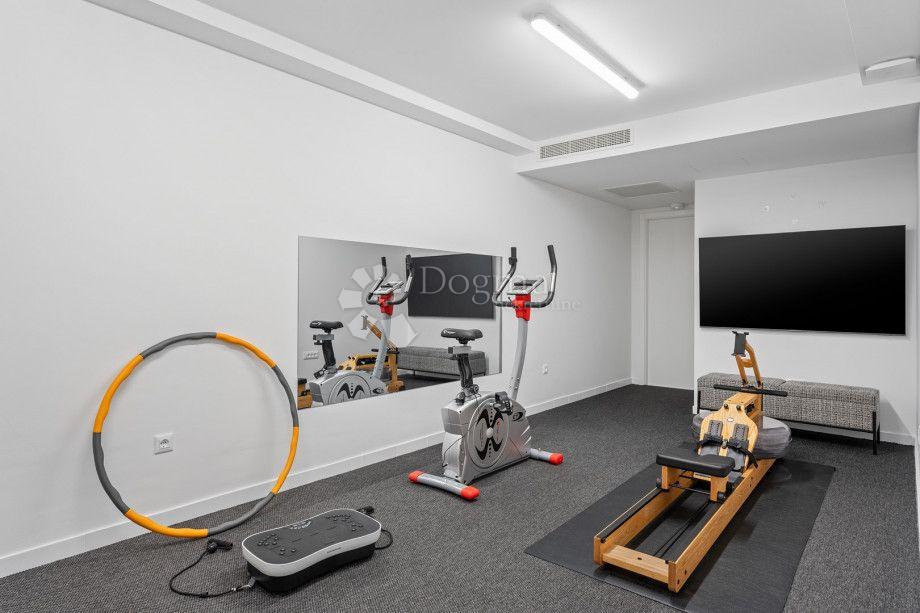 Hiša Jesenice, Dugi Rat, 450m2