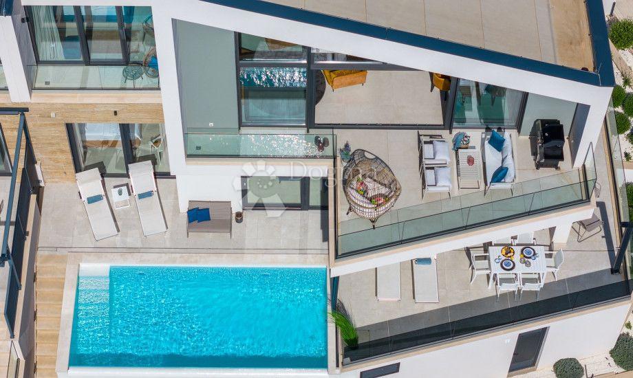 Hiša Jesenice, Dugi Rat, 450m2