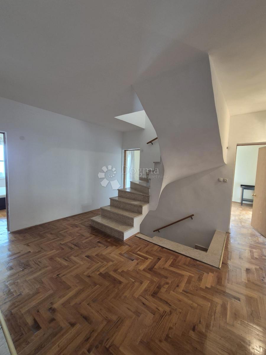 Hiša Bregi, Matulji, 400m2