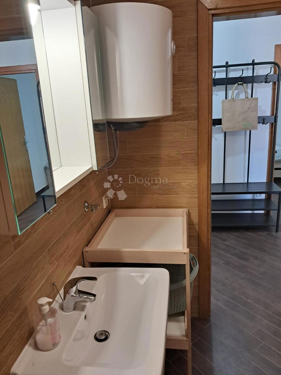 Apartma Cesarica, Karlobag, 60m2