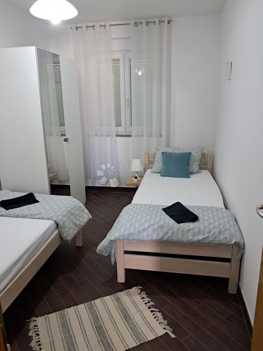 Apartma Cesarica, Karlobag, 60m2