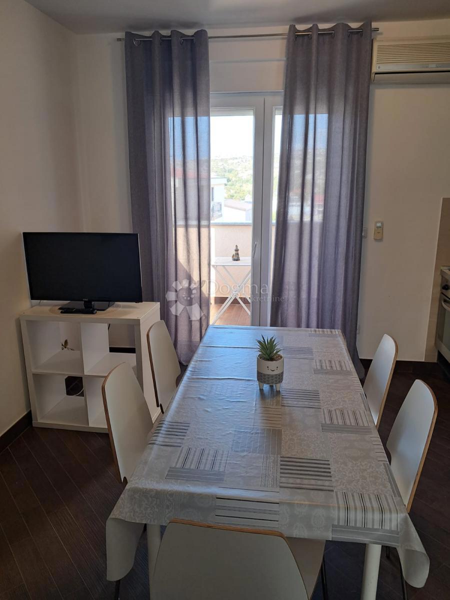 Apartma Cesarica, Karlobag, 60m2