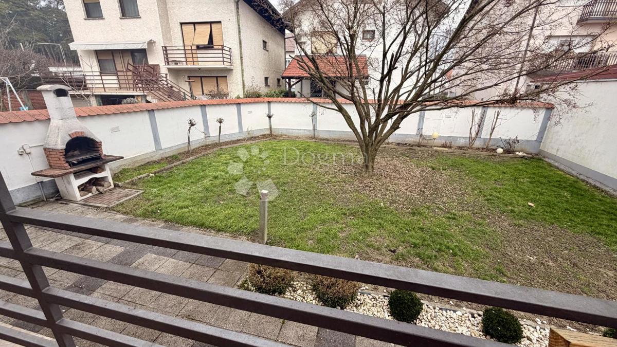 Hiša Centar, Bjelovar, 400m2