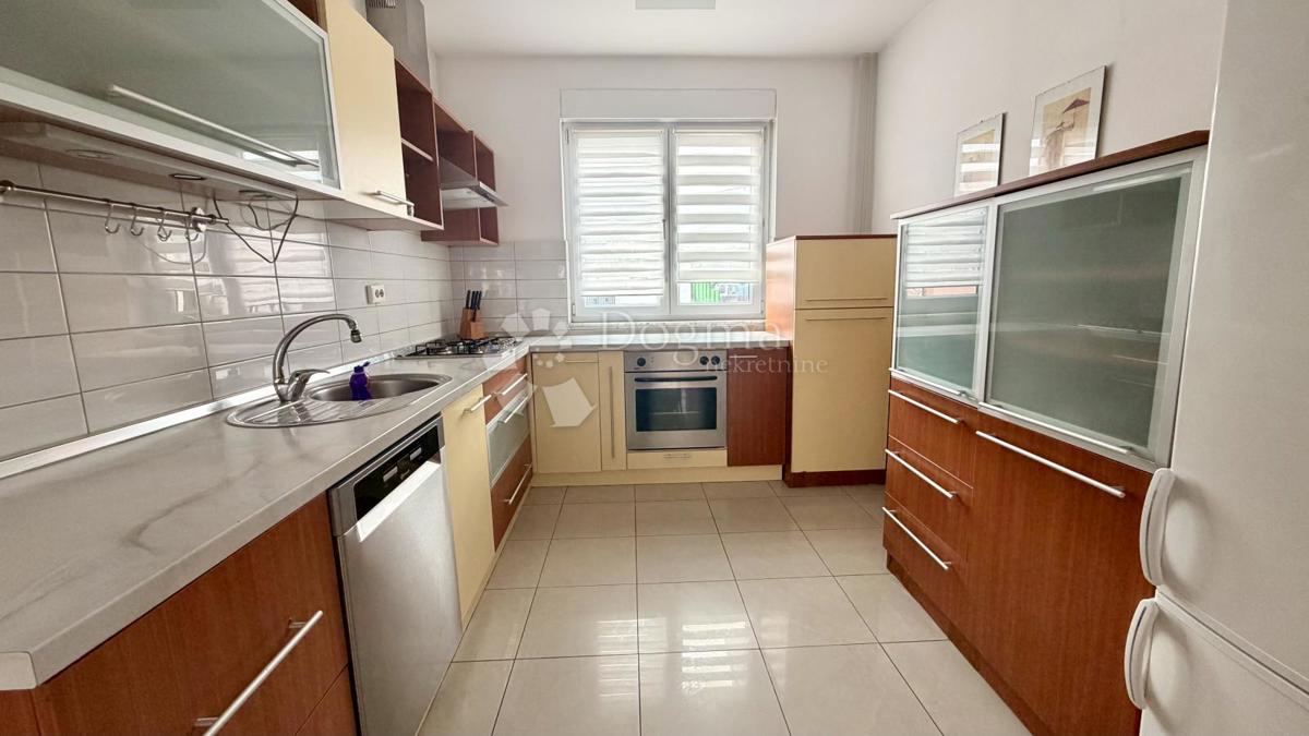 Hiša Centar, Bjelovar, 400m2