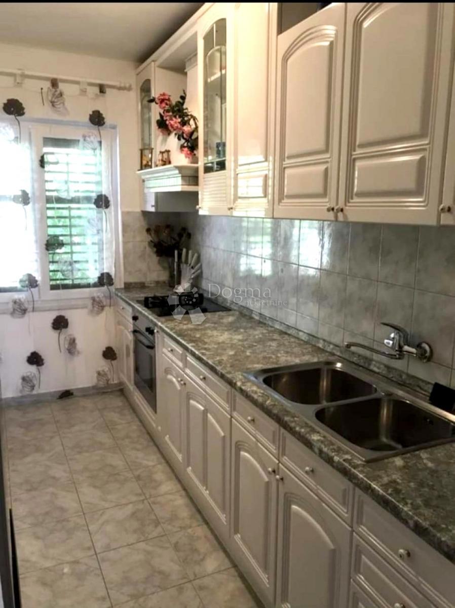 Stanovanje Podgora, 89,96m2