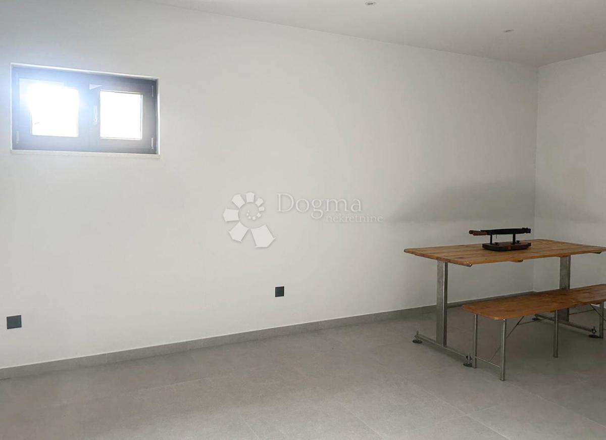 Hiša Orehovica, Rijeka, 180m2